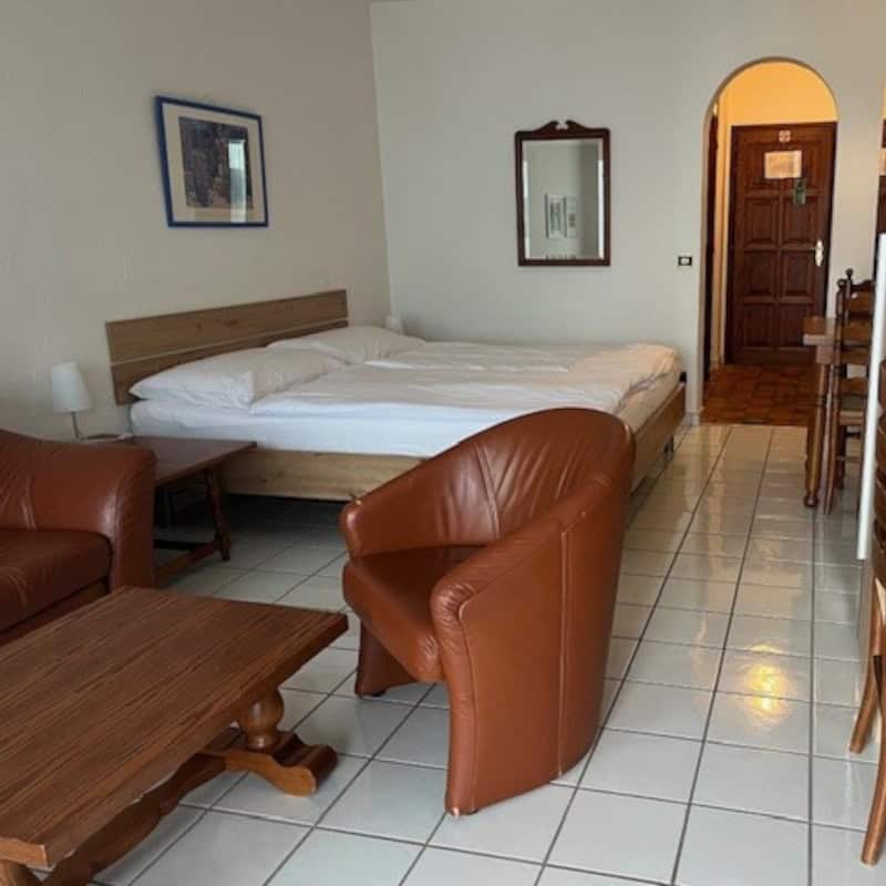 Bedroom / Living area